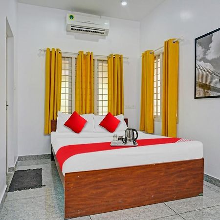 Oyo Thykoodam Sleep Inn Kochi Exteriör bild