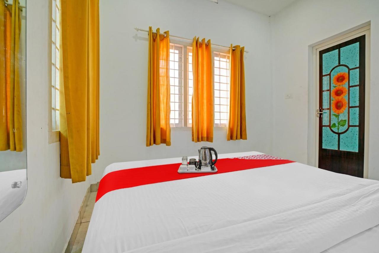 Oyo Thykoodam Sleep Inn Kochi Exteriör bild