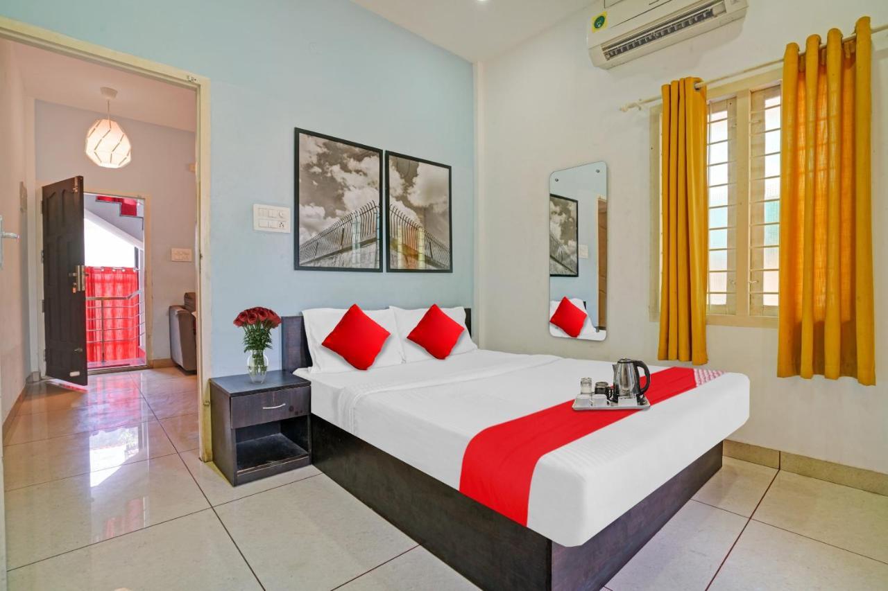 Oyo Thykoodam Sleep Inn Kochi Exteriör bild