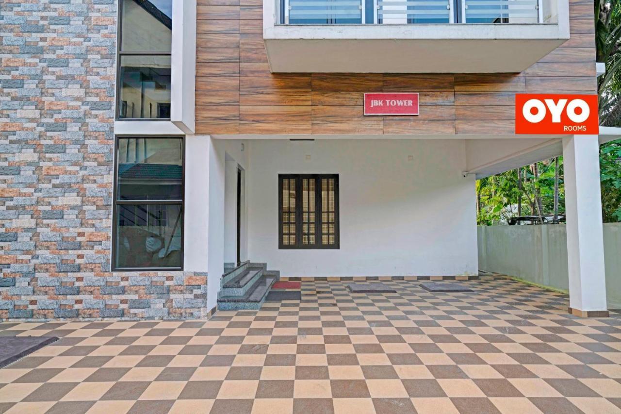 Oyo Thykoodam Sleep Inn Kochi Exteriör bild