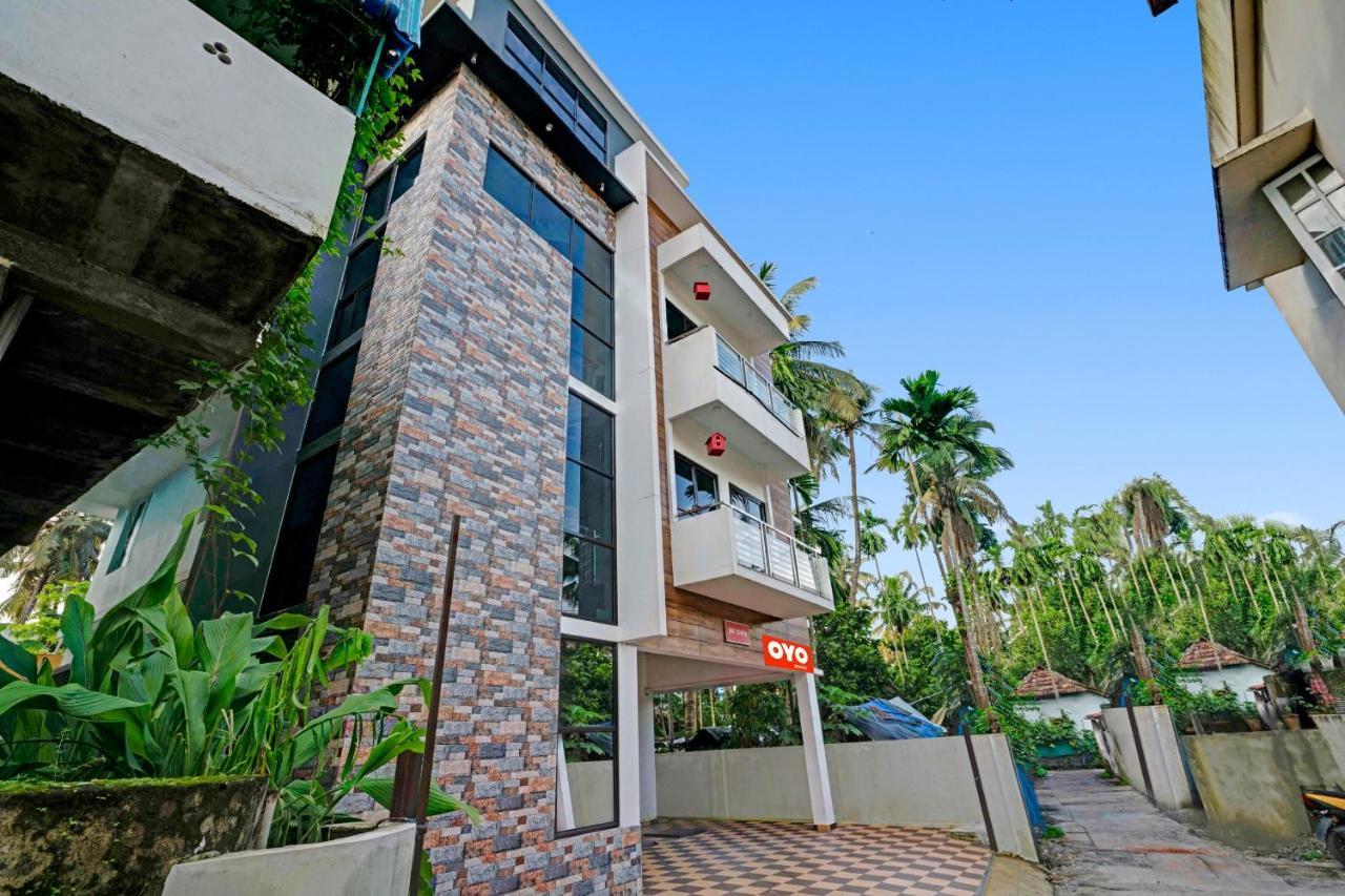Oyo Thykoodam Sleep Inn Kochi Exteriör bild