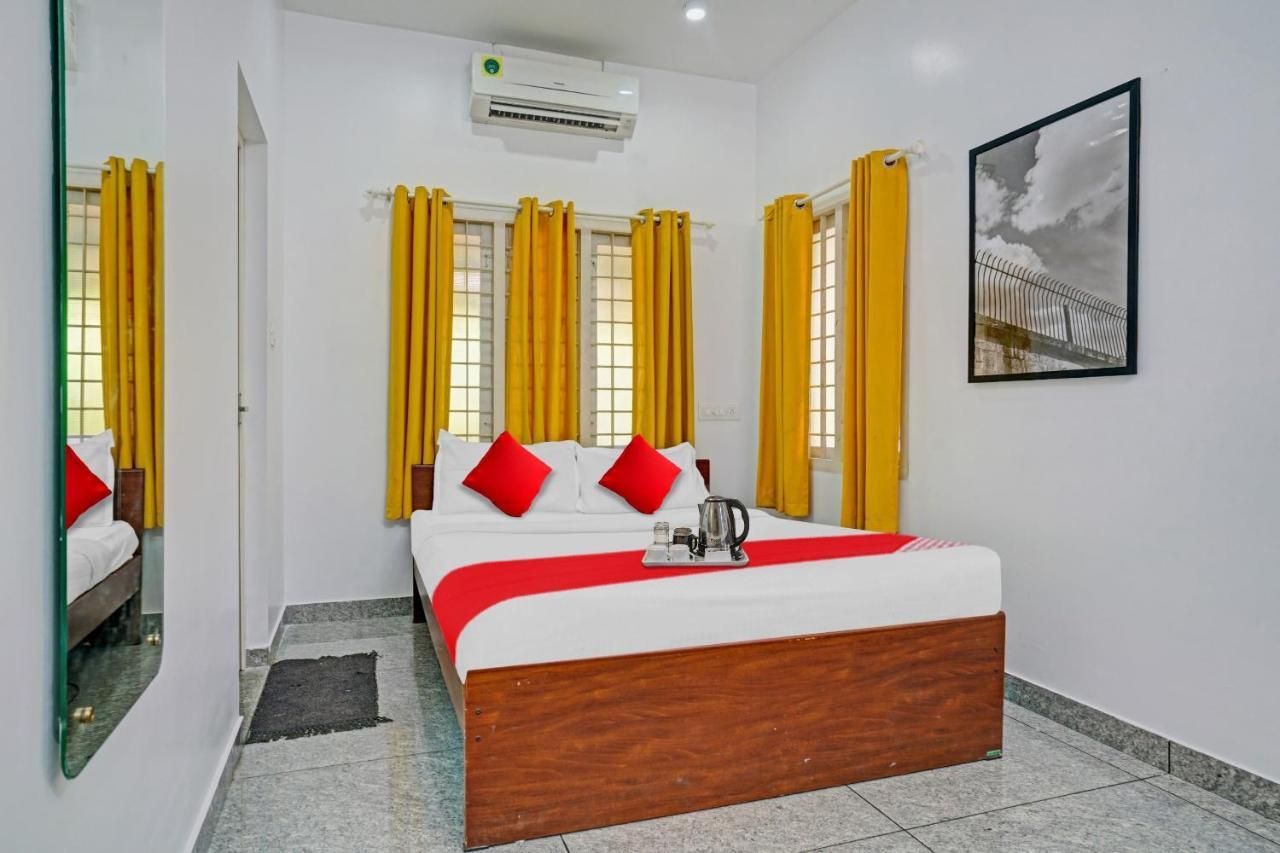 Oyo Thykoodam Sleep Inn Kochi Exteriör bild