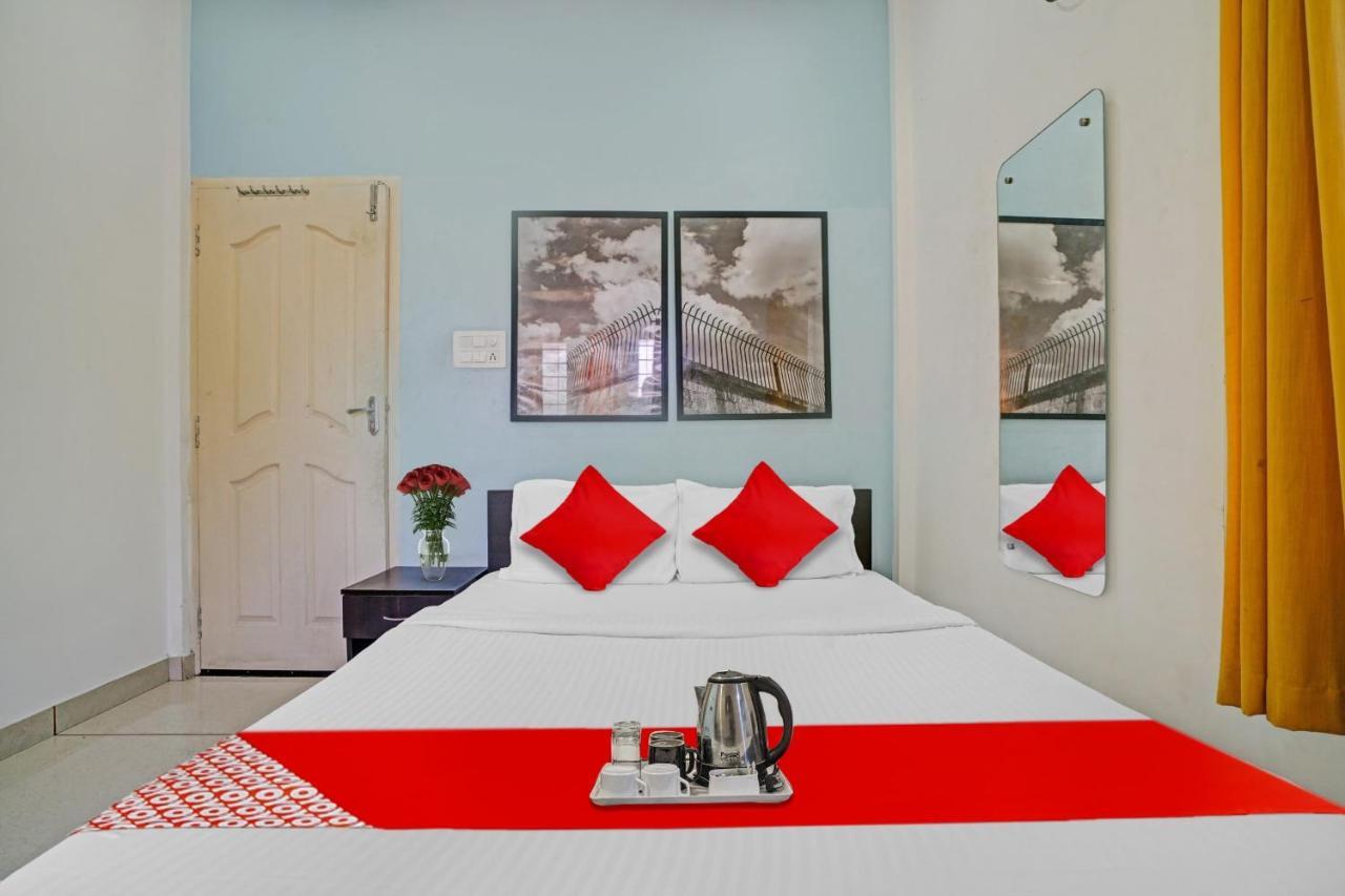Oyo Thykoodam Sleep Inn Kochi Exteriör bild